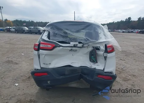 2017 Jeep Cherokee Latitude 4X4 z USA, uszkodzony, nr VIN 1C4PJMCB5HW579592